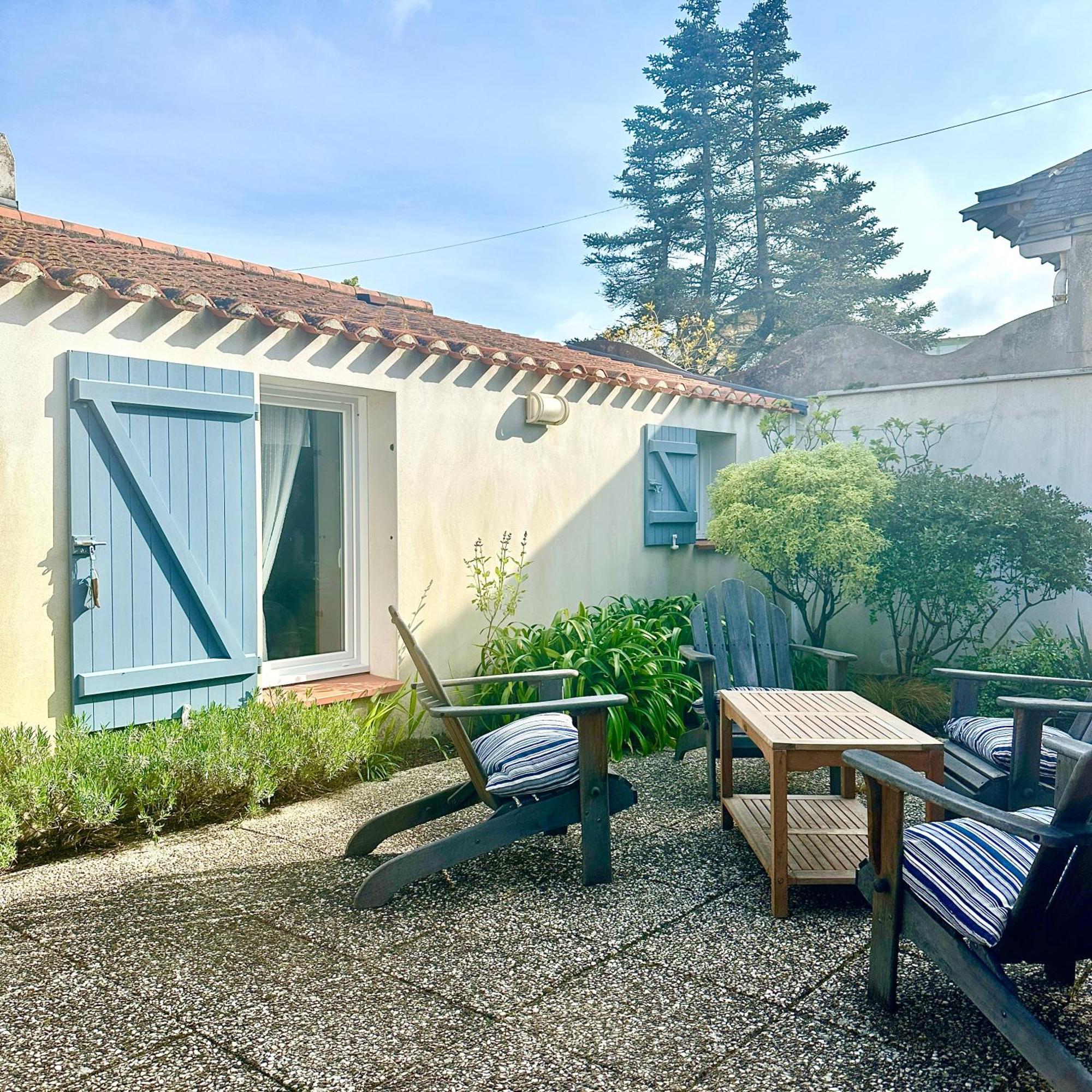 Villa Mignon avec studio dans jardin clos à 250 m de la plage Saint-Jean-de-Monts Esterno foto